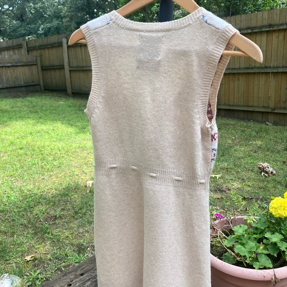 Urban Behavior Beige Sweater Vest - Picture 3 of 3